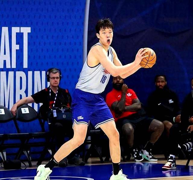关于NBA选秀大会举行：新星闪耀篮坛的信息